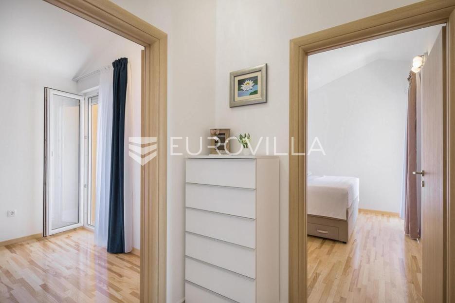 Apartma Naprodaj - Splitsko-dalmatinska Okrug