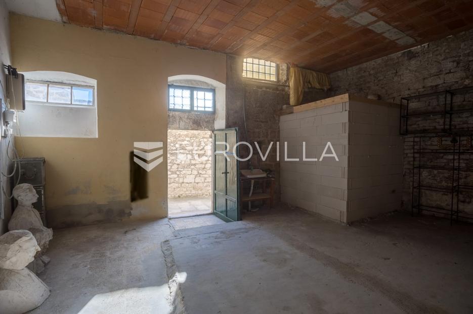 Casa In vendita -  Šibenik