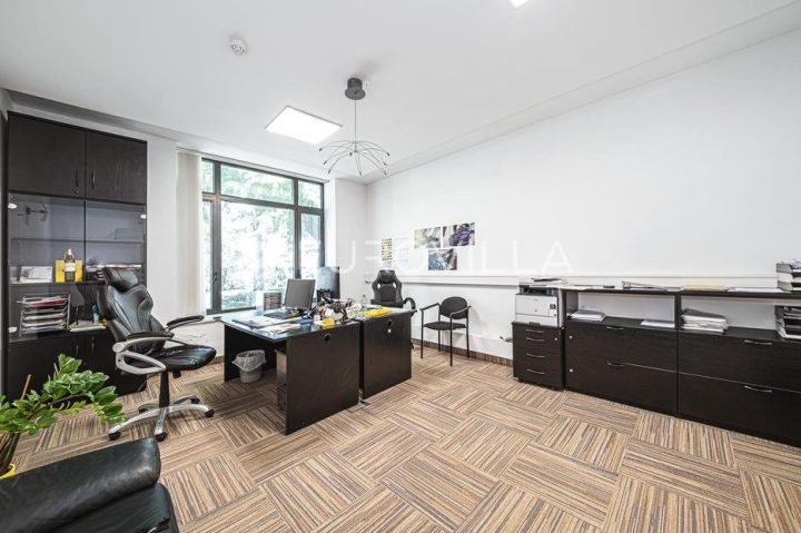 Poslovni prostor za najam 420 m² – Sigečica
