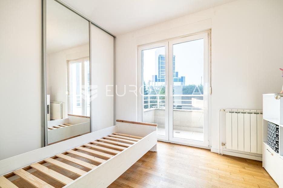 Apartma Naprodaj - Grad Zagreb Črnomerec