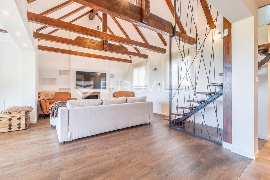 Maison À vendre -  Jastrebarsko - Okolica