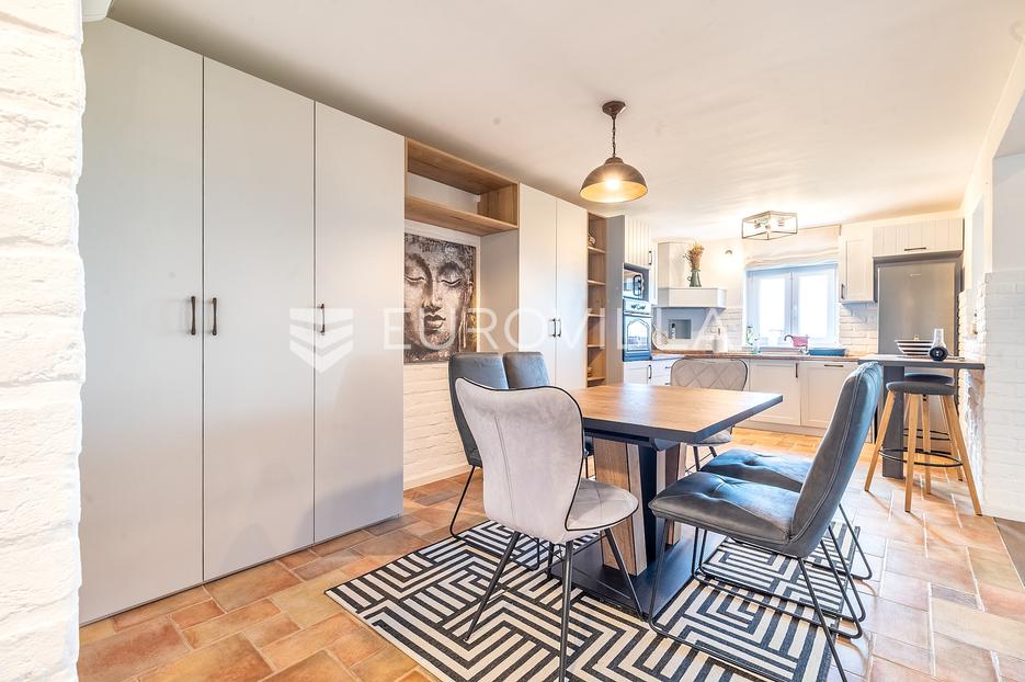 Maison À vendre -  Jastrebarsko - Okolica
