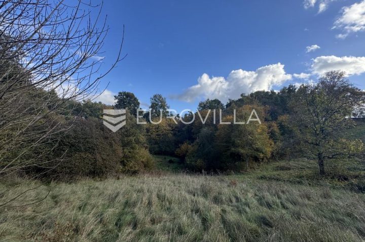 Land for sale 1999 m² – Heki