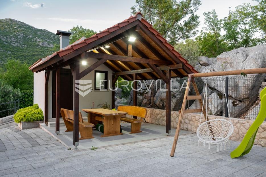 Hiša Na predaj - Splitsko-dalmatinska Zagvozd