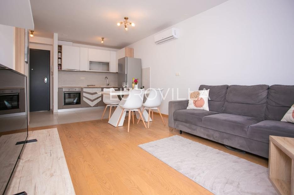 Apartma Na predaj - Splitsko-dalmatinska Solin - foto 3/7