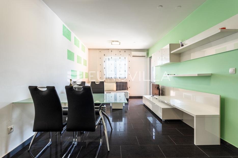 Apartment Zu vermieten - Splitsko-dalmatinska Podstrana