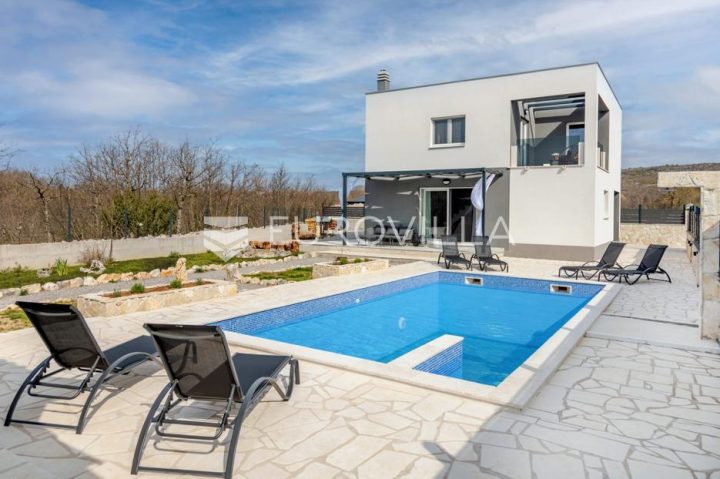 Maison À vendre Veliki Bročanac