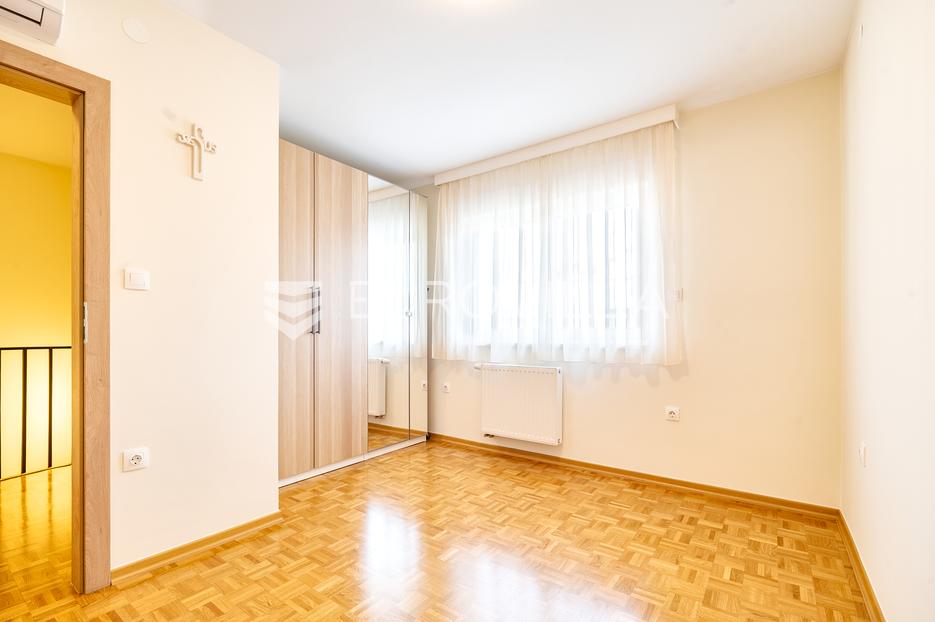 Dom Na sprzedaż -  Podsused - Vrapče