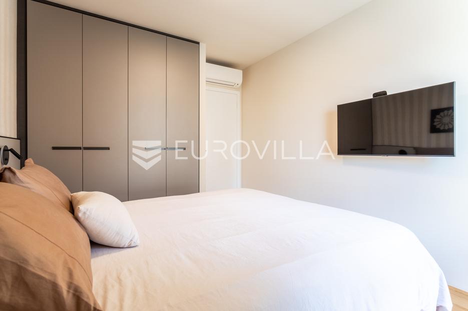 Flat For sale -  Split