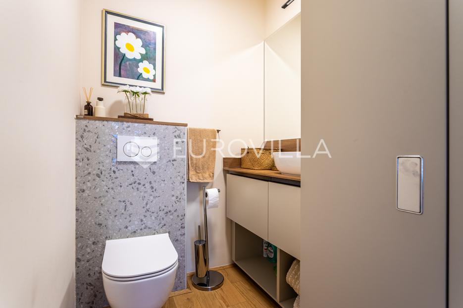 Flat For sale -  Split