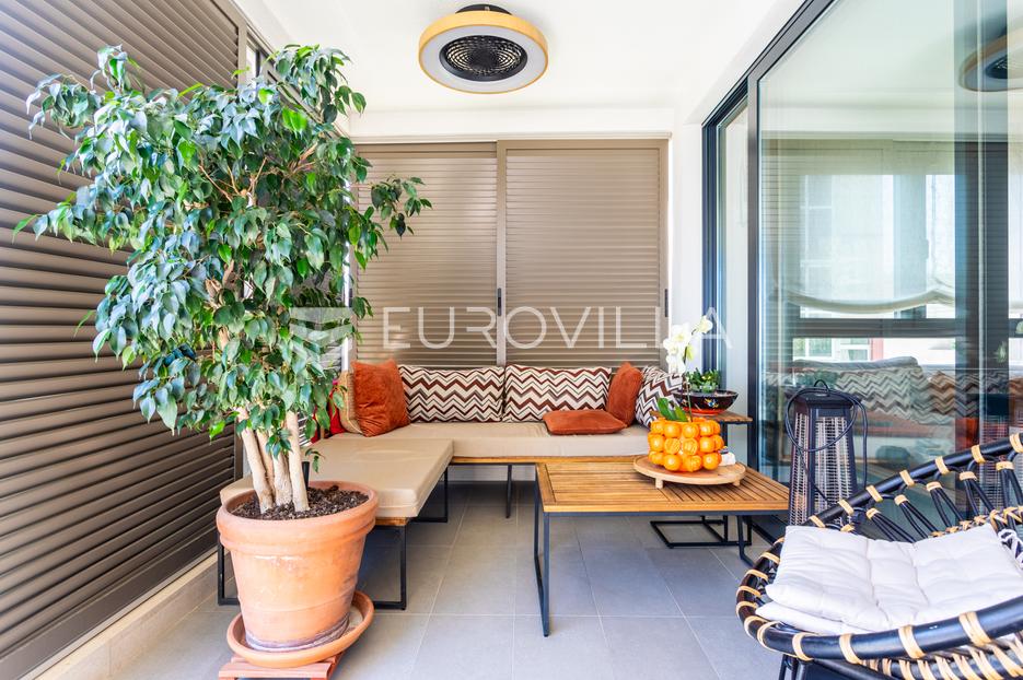 Flat For sale -  Split