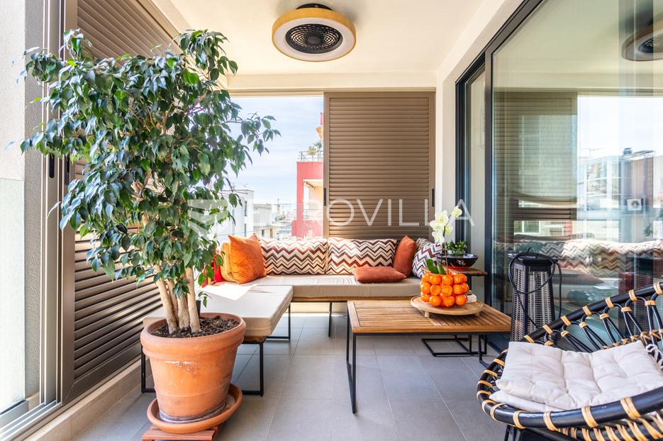 Flat For sale -  Split