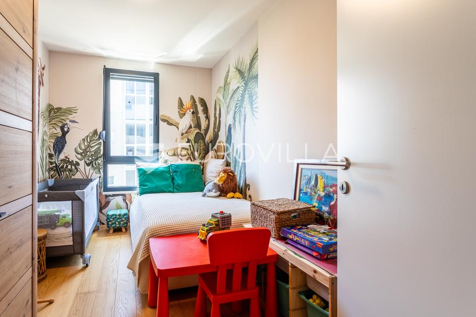 Flat For sale -  Split