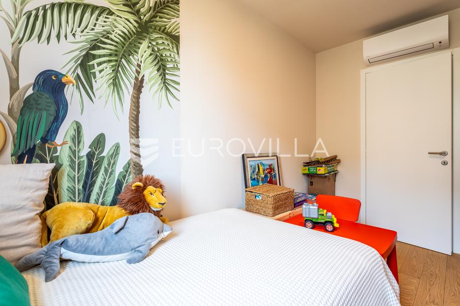 Flat For sale -  Split