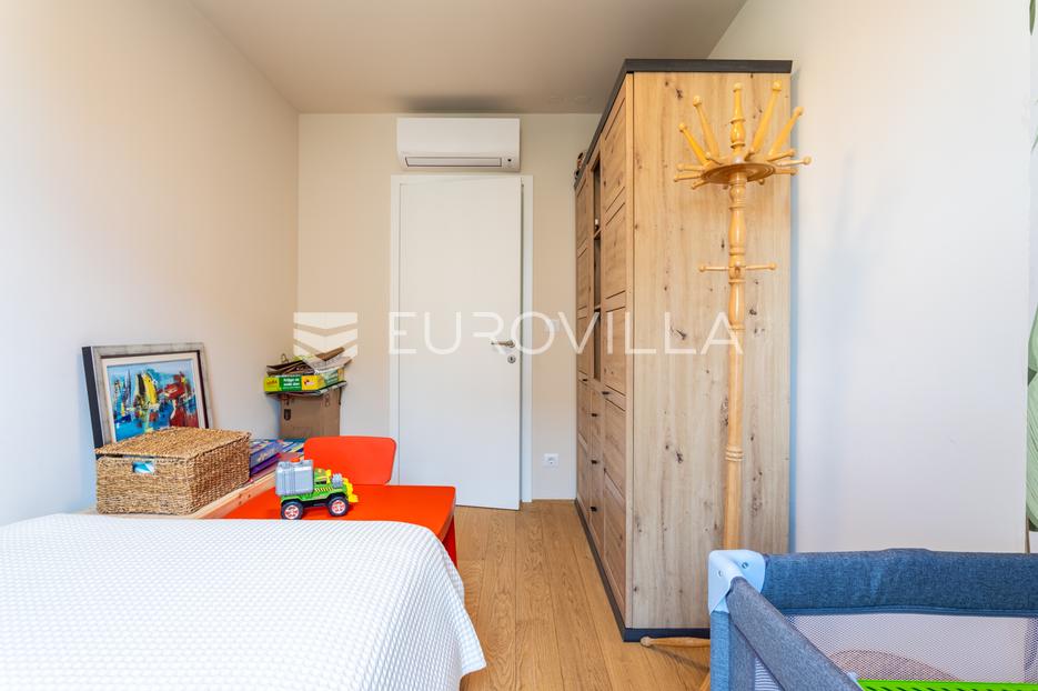 Flat For sale -  Split