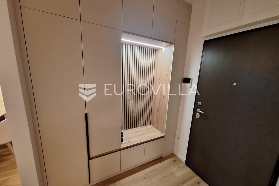 Appartamento In vendita - Karlovačka Karlovac