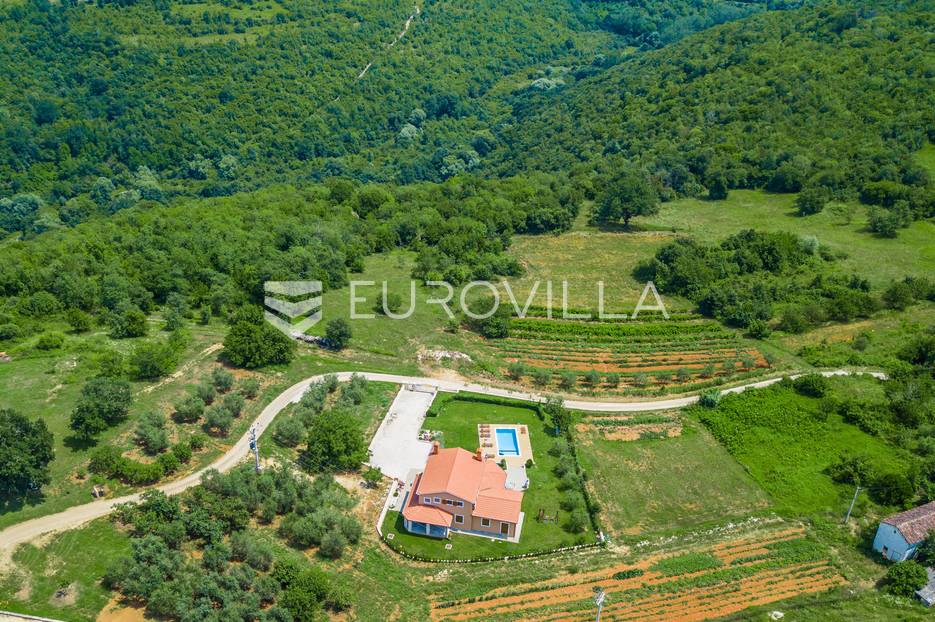 Zemljište Na prodaju -  Karojba