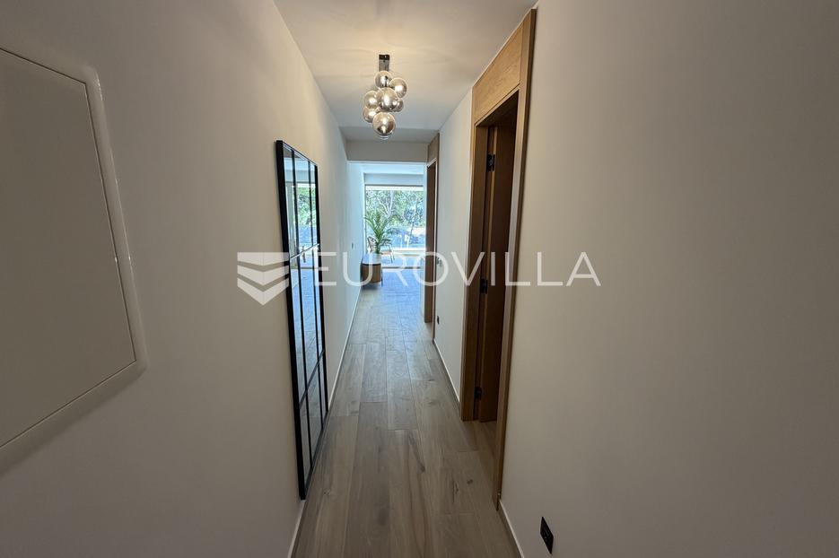 Apartmán Na predaj -  Jelsa