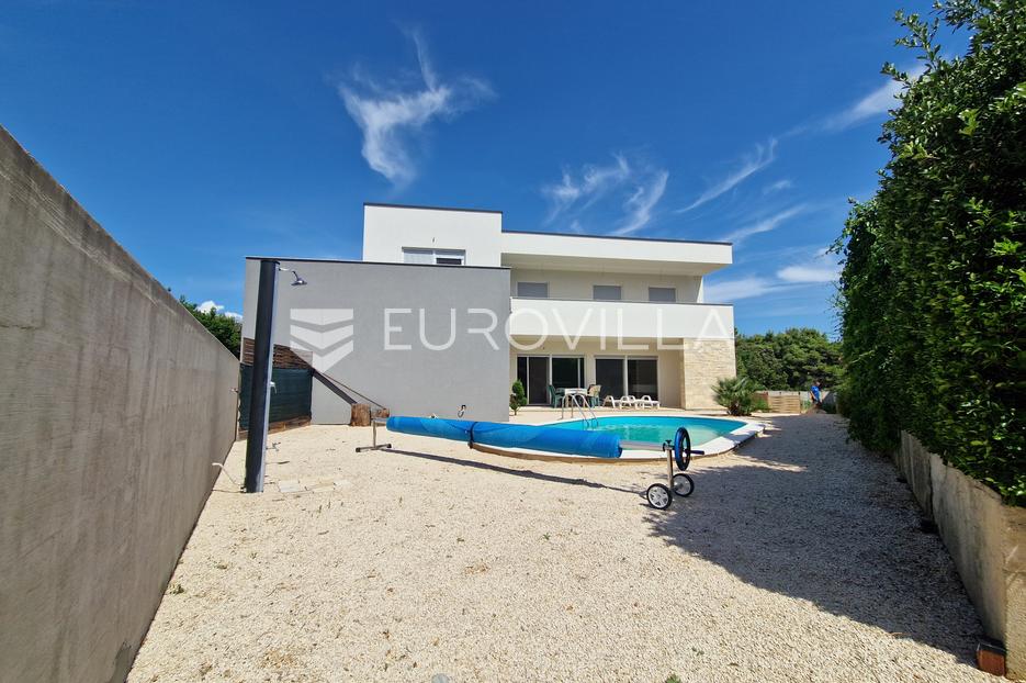House For sale -  Vir