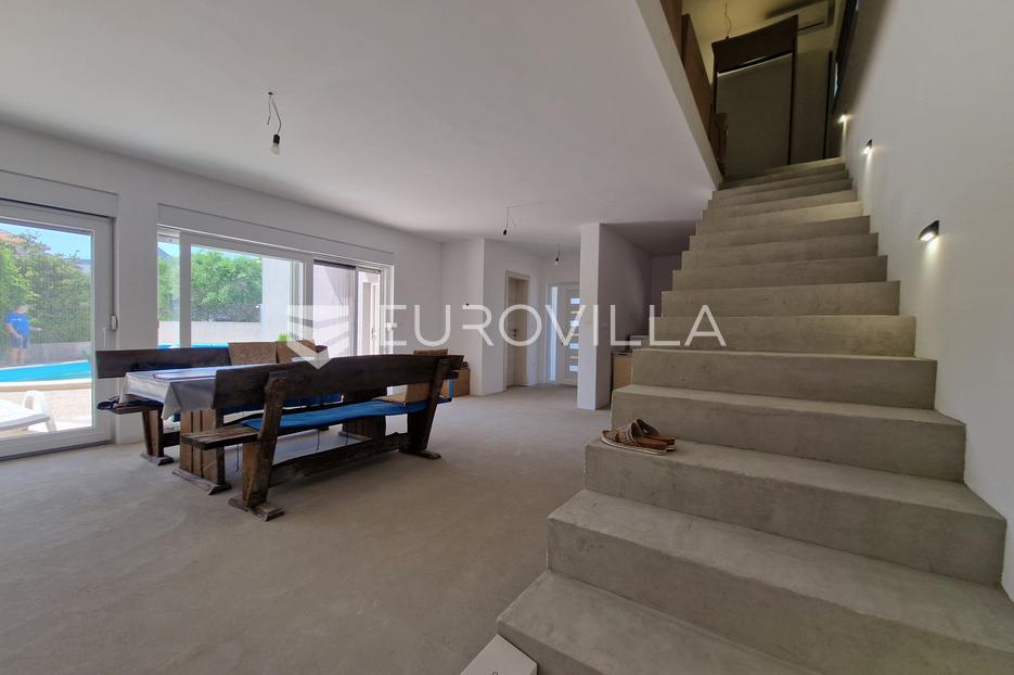 House For sale -  Vir