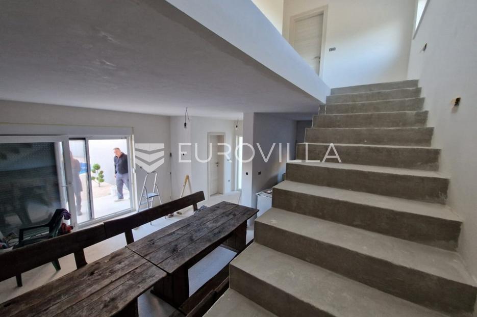 House For sale -  Vir