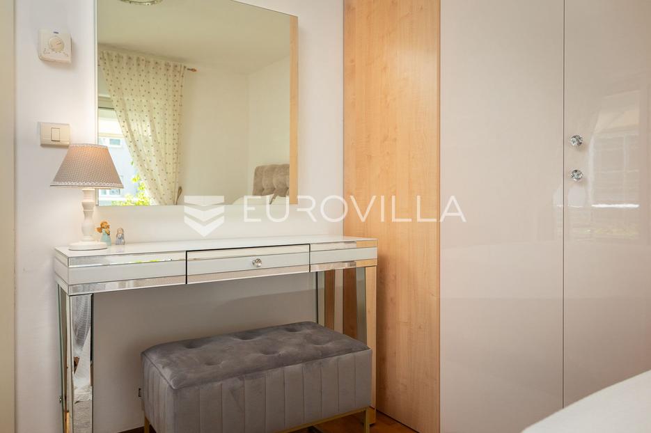 Flat For sale -  Split