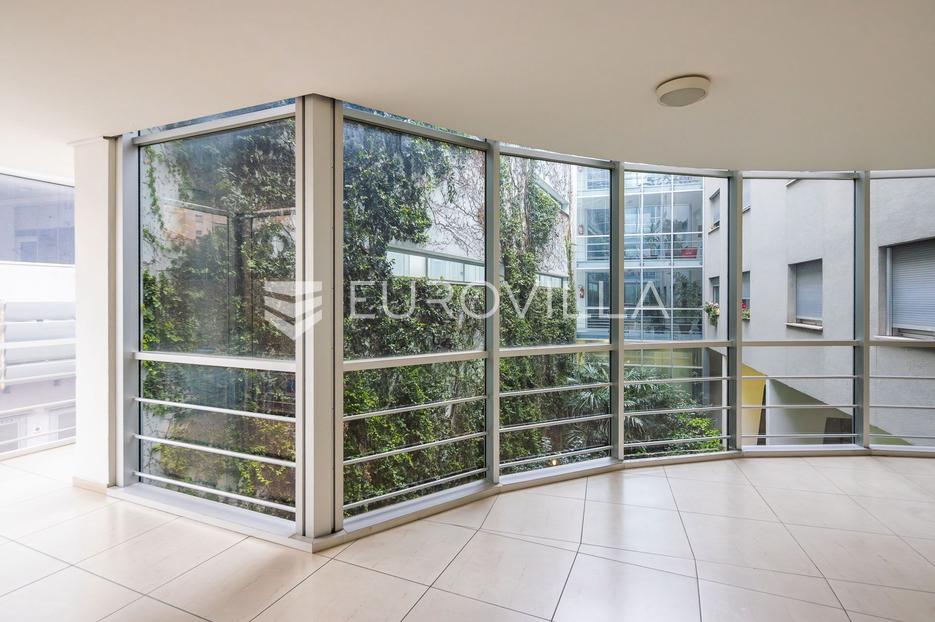 Flat For sale -  Split