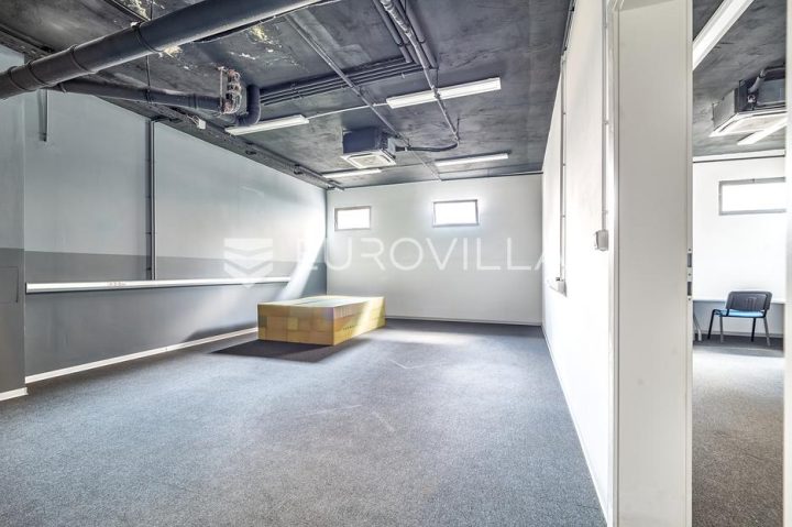 Commerciale in vendita 206 m² – Špansko