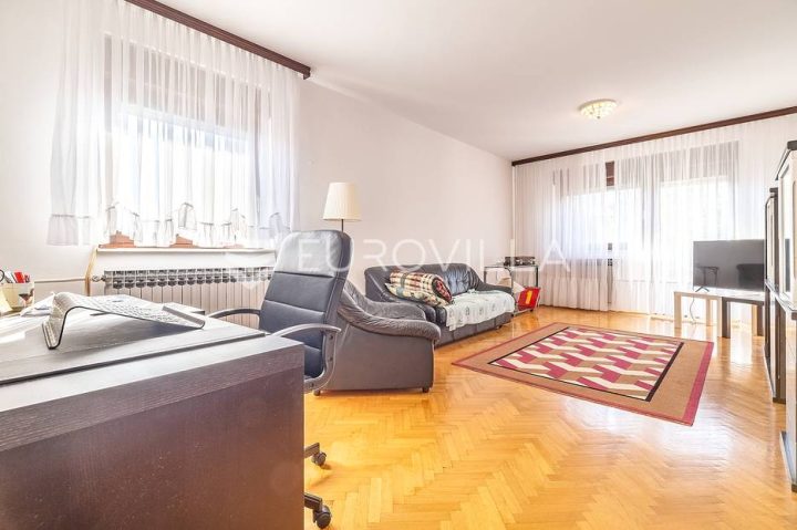 Dom na predaj 334 m² – Gračani