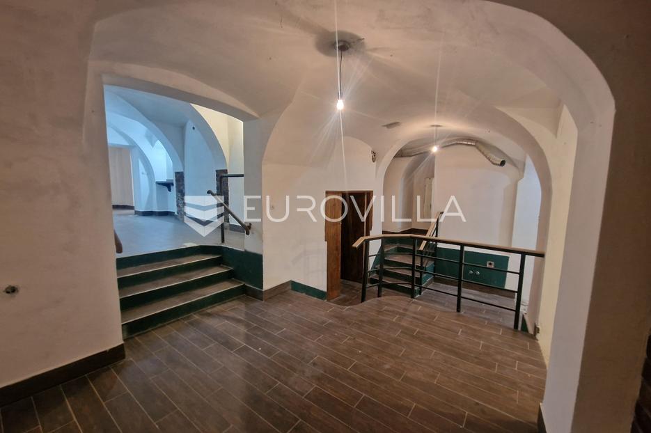 Poslovni prostor Na prodaju -  Donji Grad