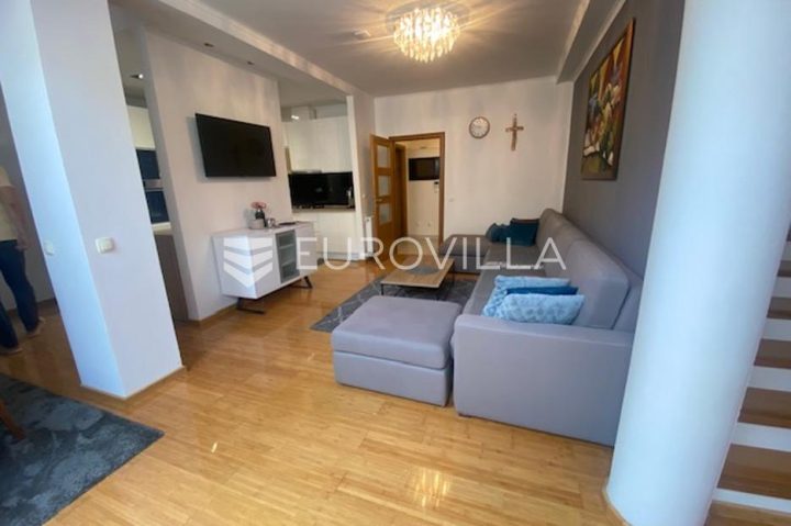 Flat for sale 106 m² – Centar