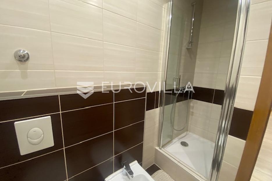 Appartamento Da affittare - Brodsko-posavska Slavonski Brod