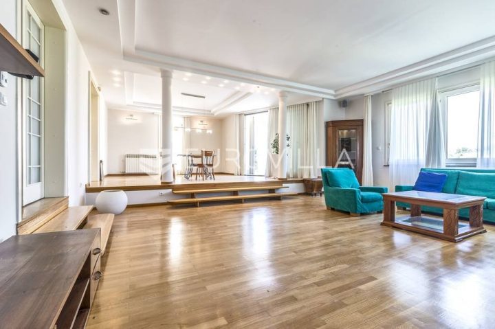 Maison à vendre 500 m² – Šestine