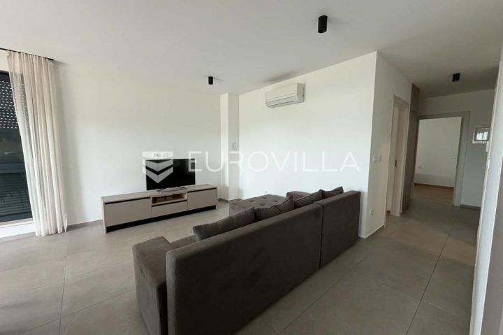 Flat For rent - Istarska Pula - foto 2/14