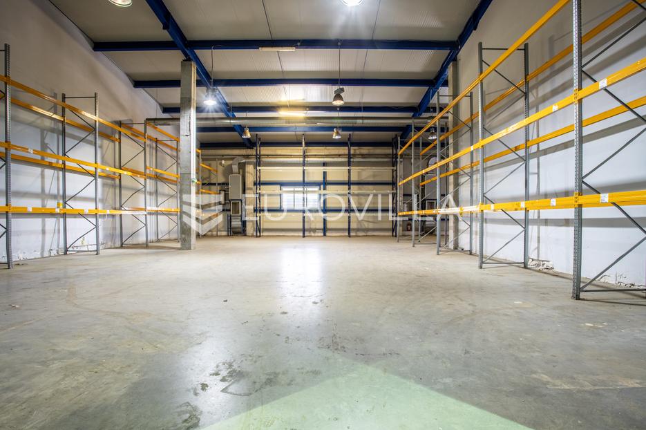 Lokal użytkowy Na sprzedaż -  Dugopolje