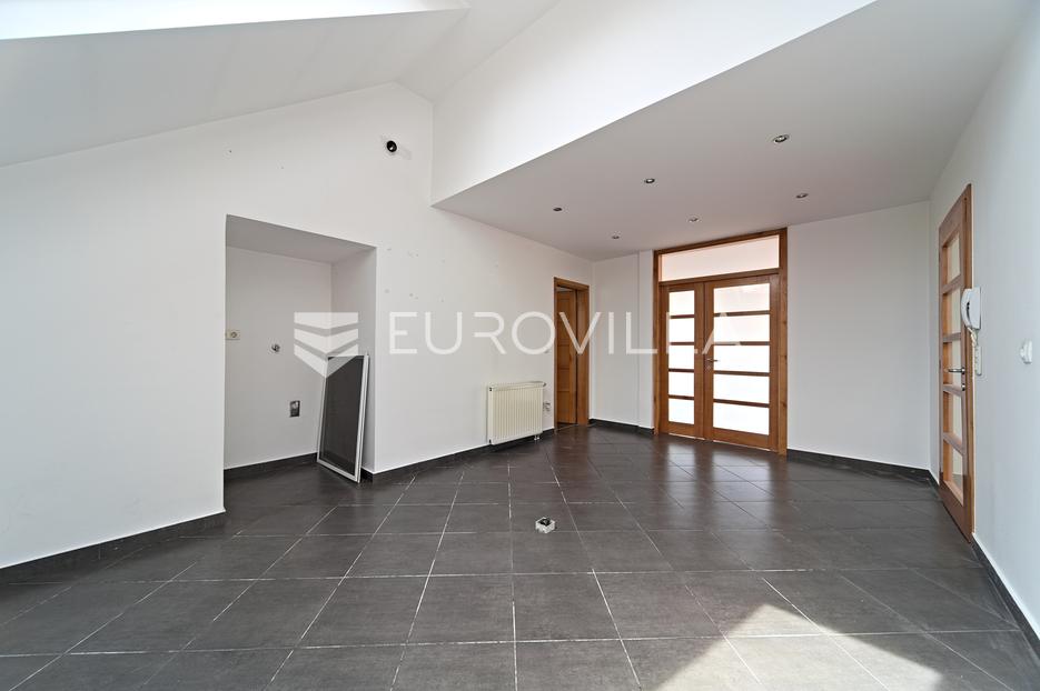 Appartement À vendre - Osječko-baranjska Osijek