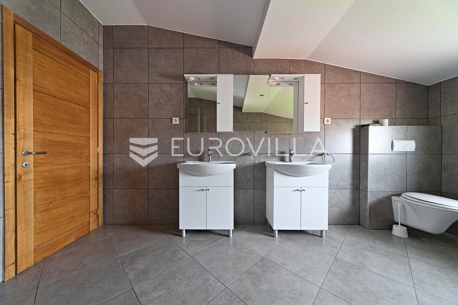 Appartement À vendre - Osječko-baranjska Osijek