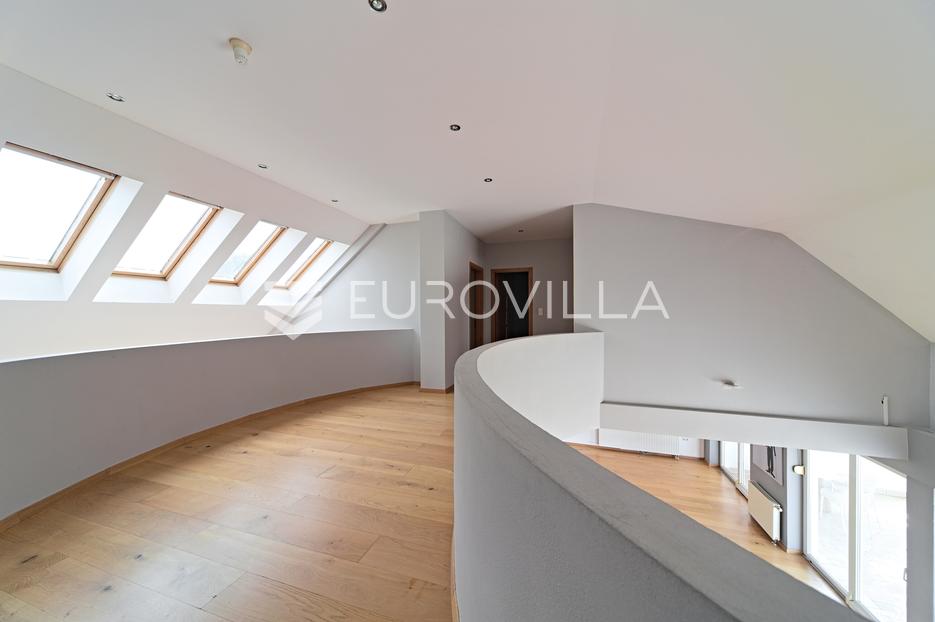 Appartement À vendre - Osječko-baranjska Osijek
