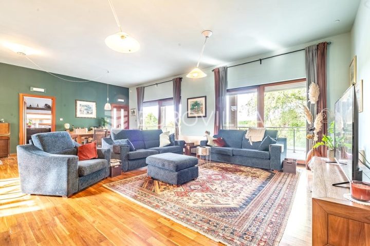 Maison à vendre 1000 m² – Granešina