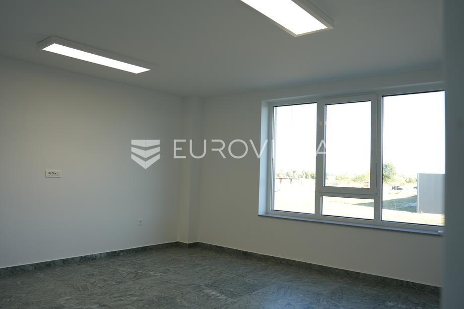 Locaux commerciaux À louer - Vukovarsko-srijemska Gradište