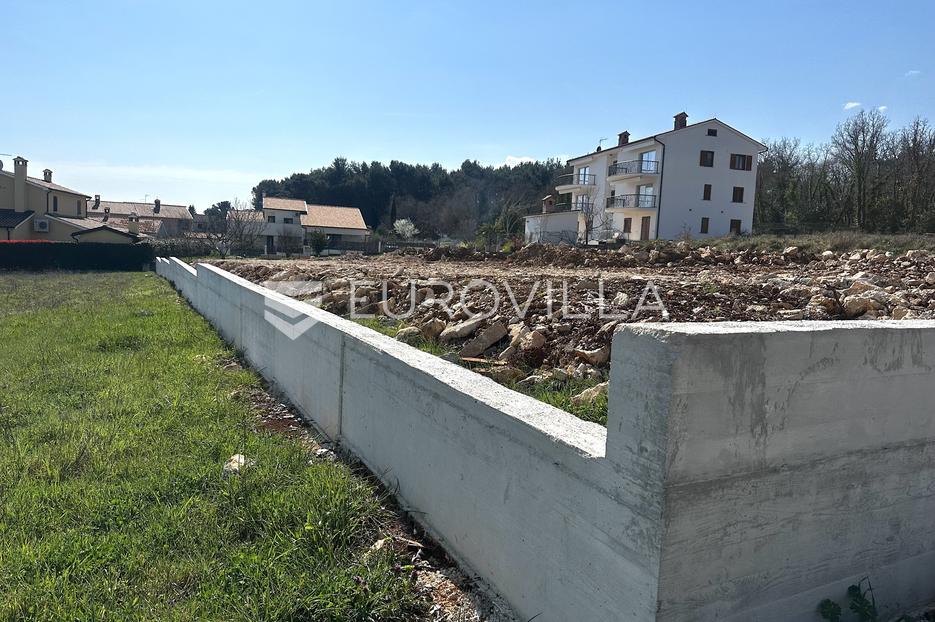 Land For sale -  Višnjan