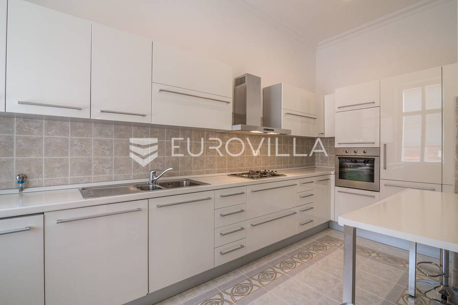 Flat For sale -  Donji Grad