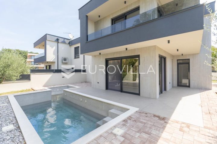 House for sale 221 m² – Medulin
