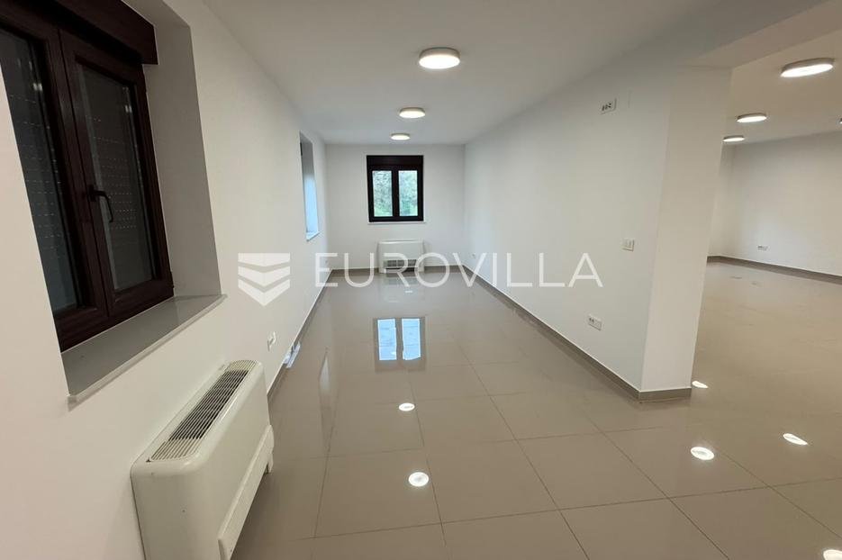 Business premises For rent - Grad Zagreb Sesvete