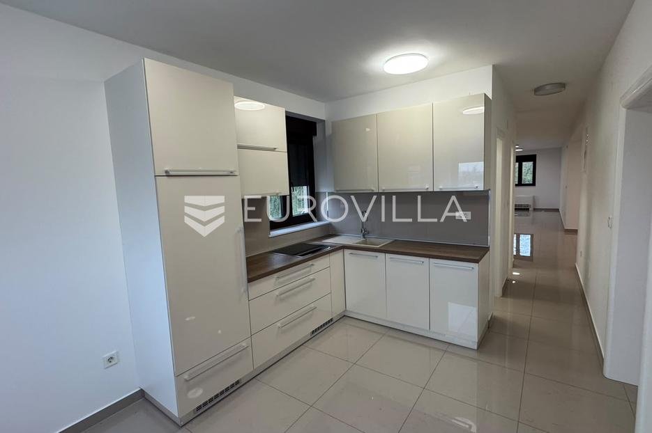 Business premises For rent - Grad Zagreb Sesvete