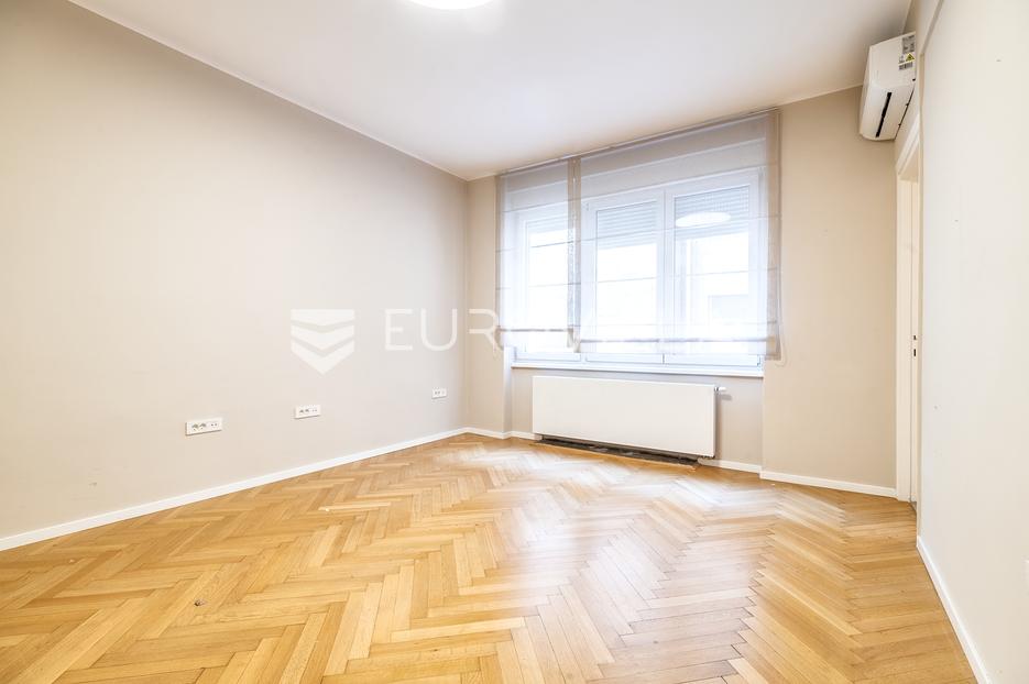 Komerční Na prodej -  Donji Grad
