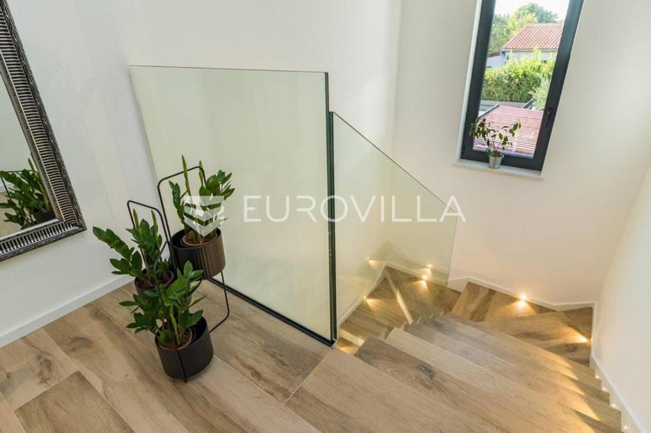 Haus Zu verkaufen -  Ližnjan