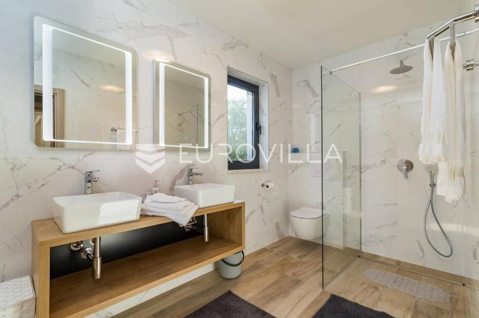 Haus Zu verkaufen -  Ližnjan