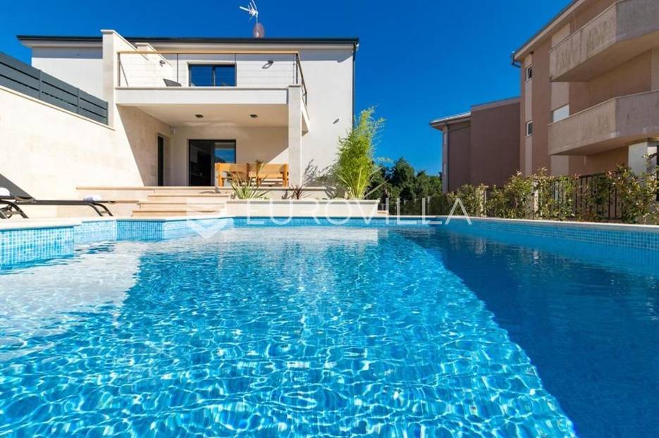 Haus Zu verkaufen -  Ližnjan