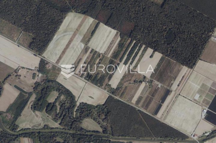 Działka na sprzedaż 32552 m² – Petrijevci